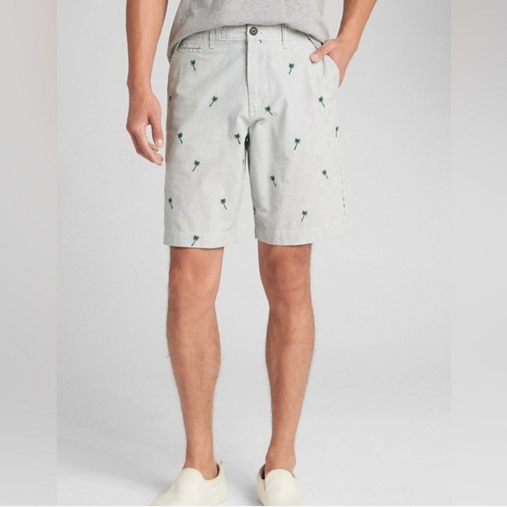 SALE‼️ GAP 10' Embroidered Palm Tree Print Men's Shorts